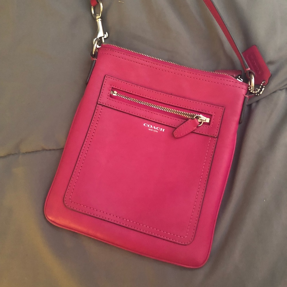 HOT PINK COACH CROSSBODY
